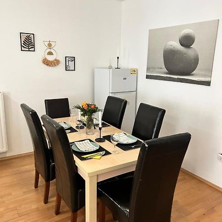 Danube Dwelling Akacfa 26 - Private Indoor Garage Apartment Budapest Bagian luar foto