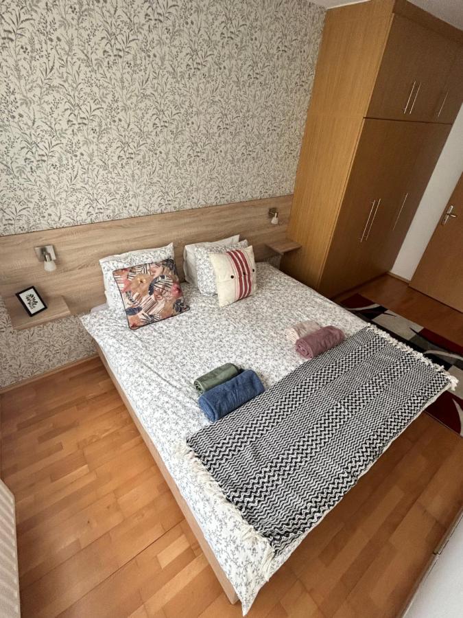 Danube Dwelling Akacfa 26 - Private Indoor Garage Apartment Budapest Bagian luar foto
