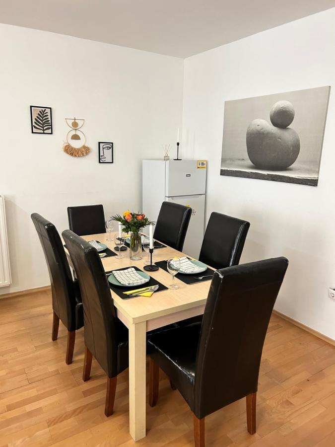 Danube Dwelling Akacfa 26 - Private Indoor Garage Apartment Budapest Bagian luar foto