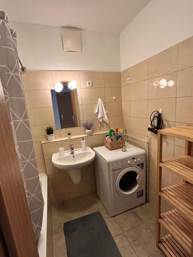 Danube Dwelling Akacfa 26 - Private Indoor Garage Apartment Budapest Bagian luar foto